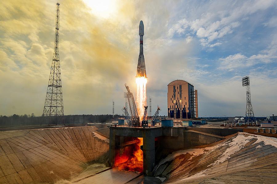 Soyuz-2.1b Rocket With OneWeb Communication Satellites Launched From ...