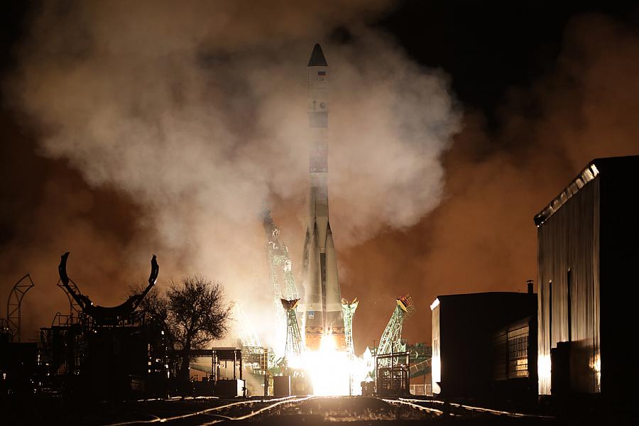 Soyuz carrier rocket with Progress MS-18 cargo spaceship blasted off ...